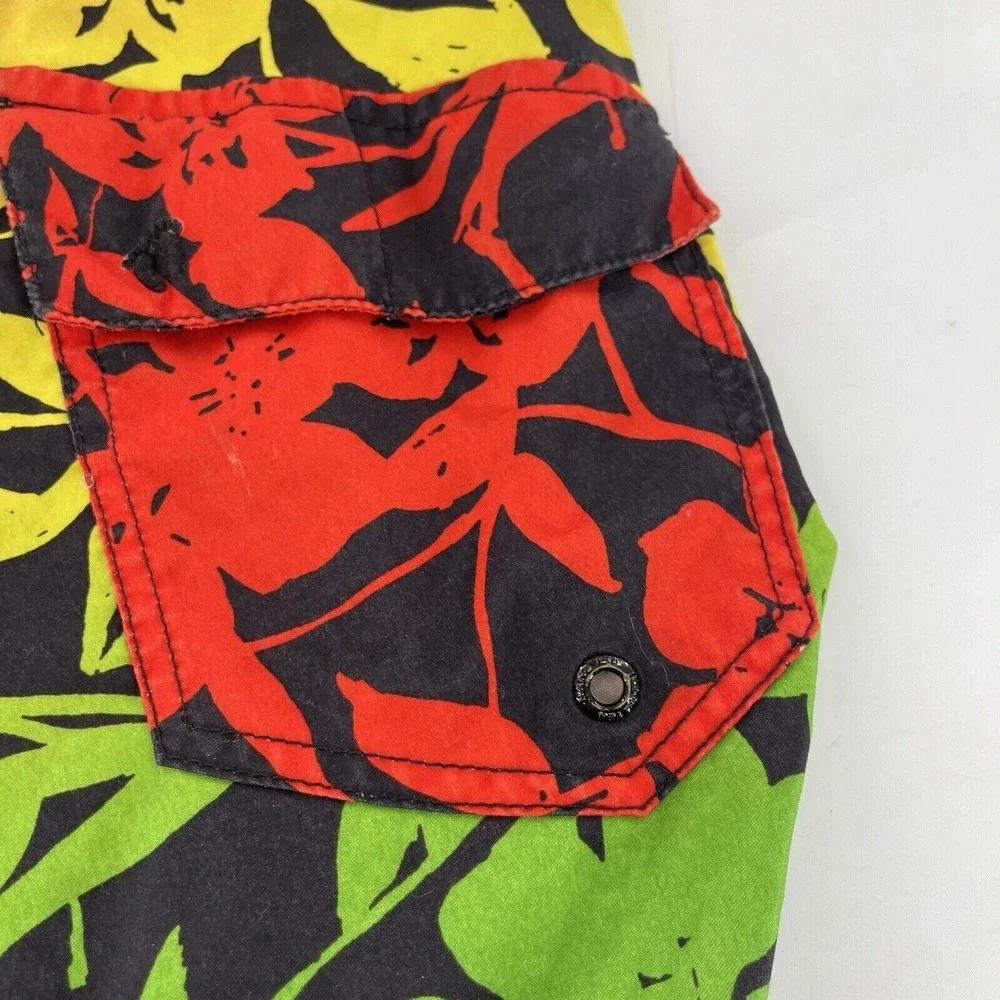 Hang 10 Hawaiian Floral Gradient Mens Board Shorts Medium Surf Colorful Rainbow‎